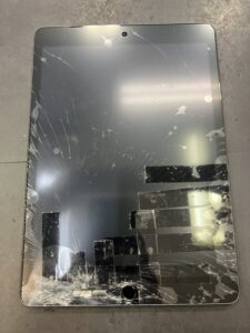 iPad９ガラス割れ