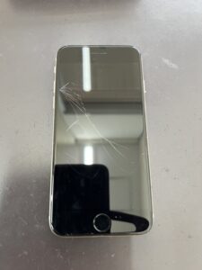iPhoneSE３液晶破損